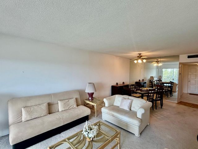 3150 N Palm Aire Drive 804, Pompano Beach, FL 33069