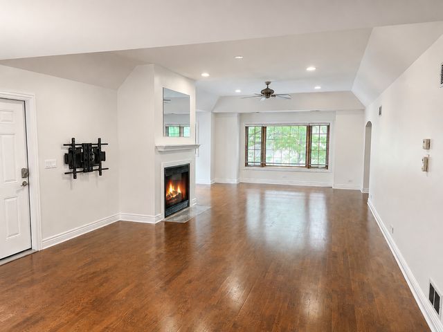 1759 Dewes Street, Glenview, IL 60025