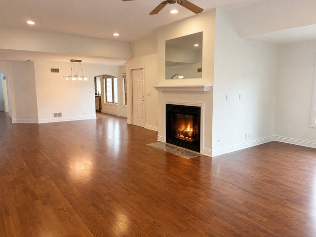 1759 Dewes Street, Glenview, IL 60025