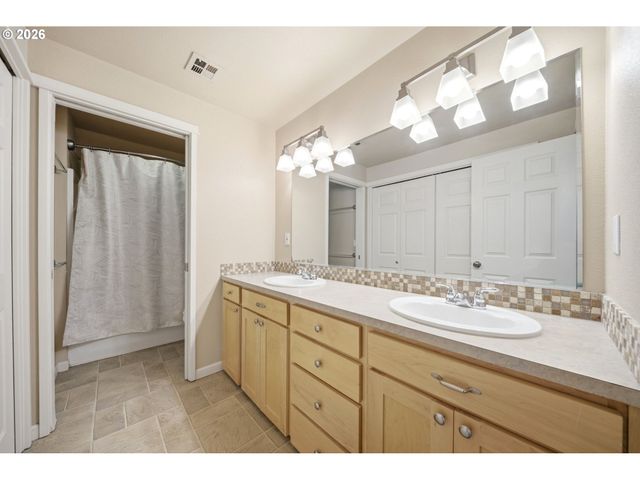 40217 Nw CARDAI HILL Rd, Woodland, WA 98674