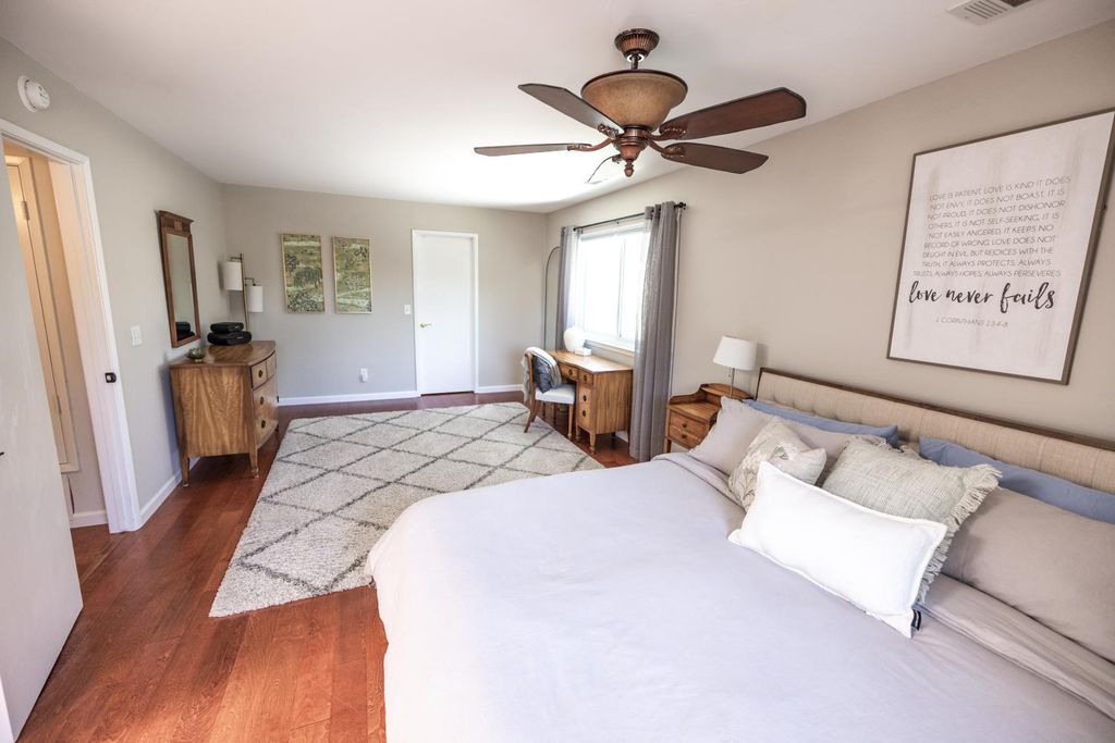 Image 27 of property listing at 8296 N Del Mar Avenue, Fresno, CA 93711
