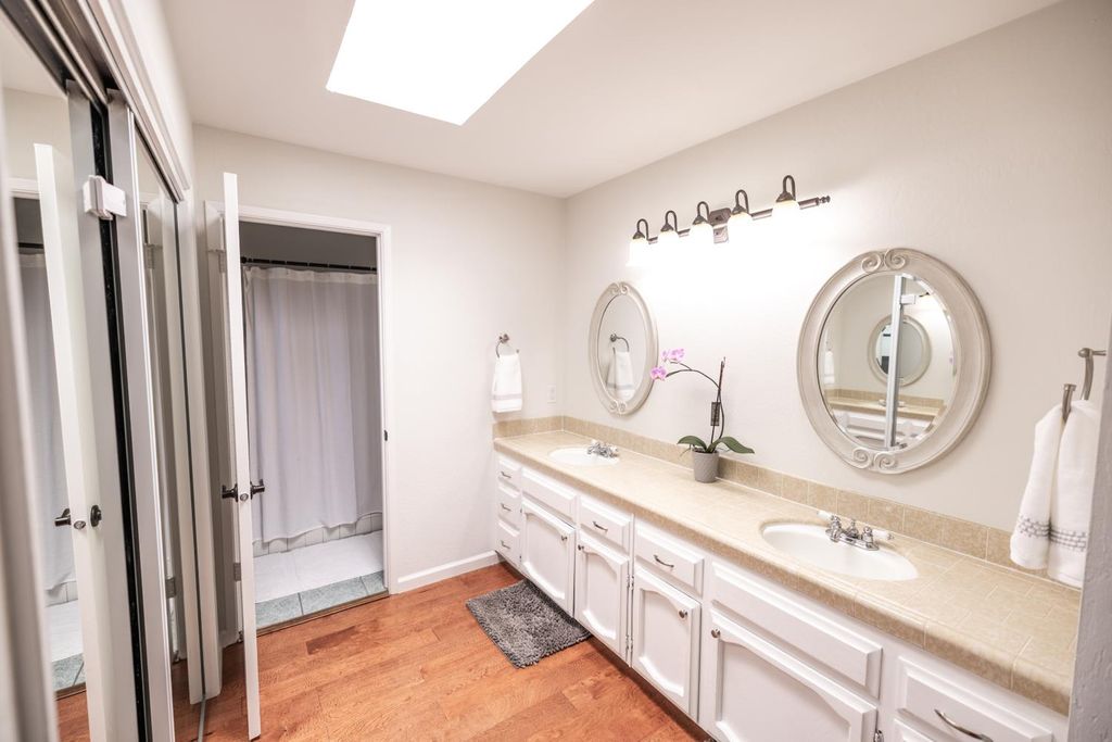 Image 28 of property listing at 8296 N Del Mar Avenue, Fresno, CA 93711