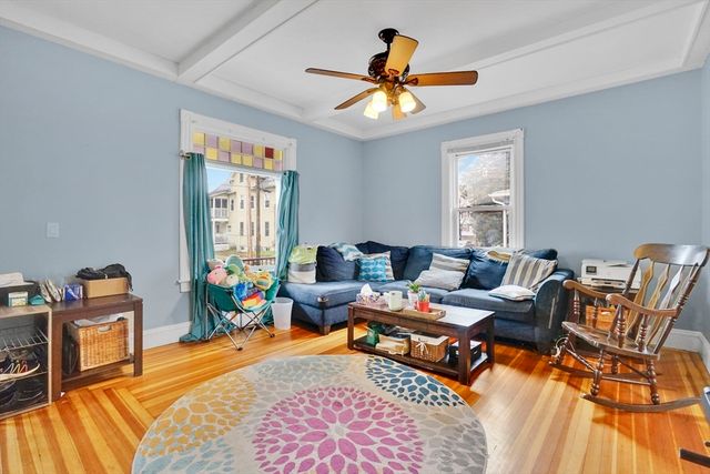 35 Day Ave, Northampton, MA 01060