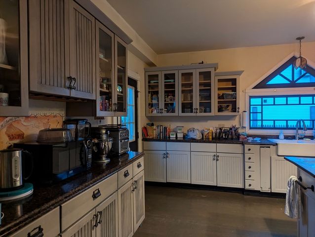 35 Day Ave, Northampton, MA 01060