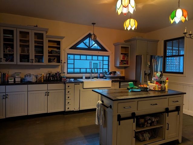 35 Day Ave, Northampton, MA 01060