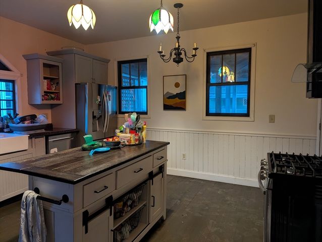 35 Day Ave, Northampton, MA 01060