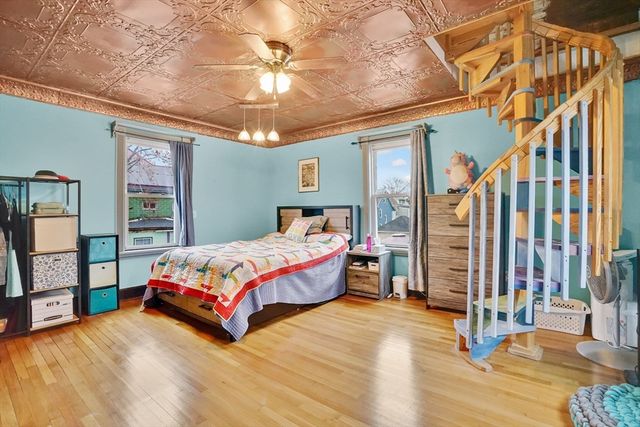 35 Day Ave, Northampton, MA 01060