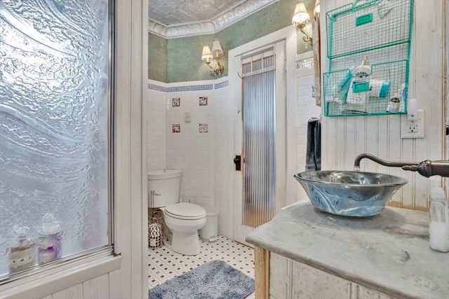 35 Day Ave, Northampton, MA 01060