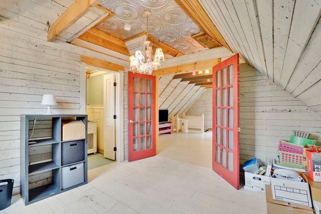 35 Day Ave, Northampton, MA 01060