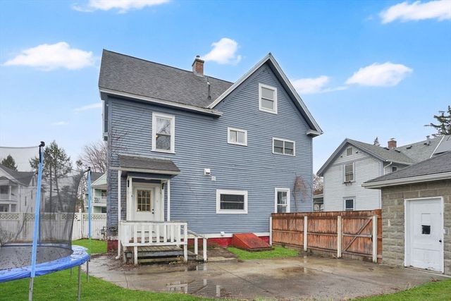 35 Day Ave, Northampton, MA 01060