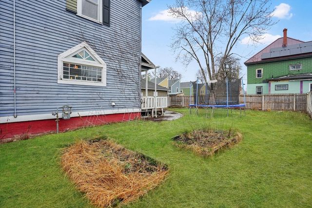 35 Day Ave, Northampton, MA 01060