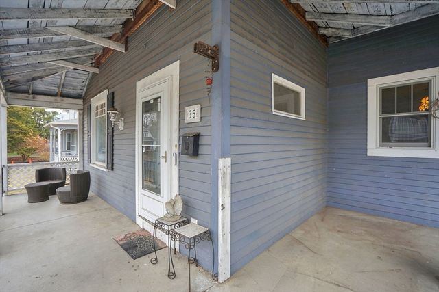 35 Day Ave, Northampton, MA 01060