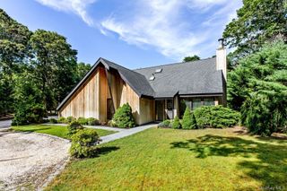 6 Strathmore Court, Remsenburg, NY 11960