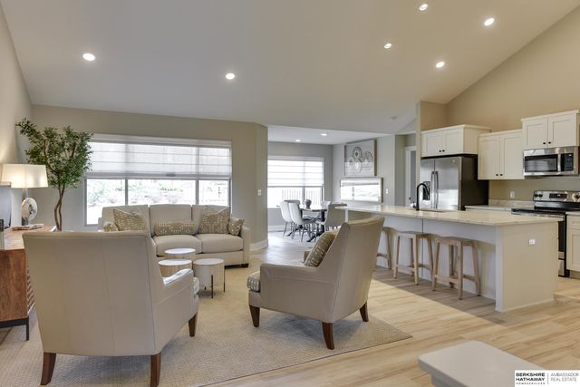 5026 S 198th Avenue, Omaha, NE 68135