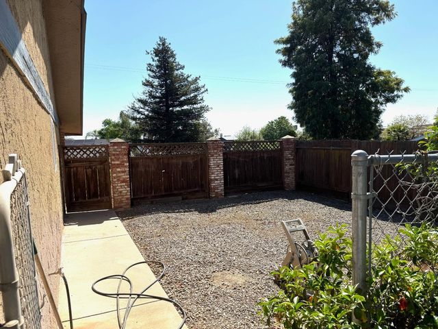 14728 Huntington Road, Madera, CA 93636