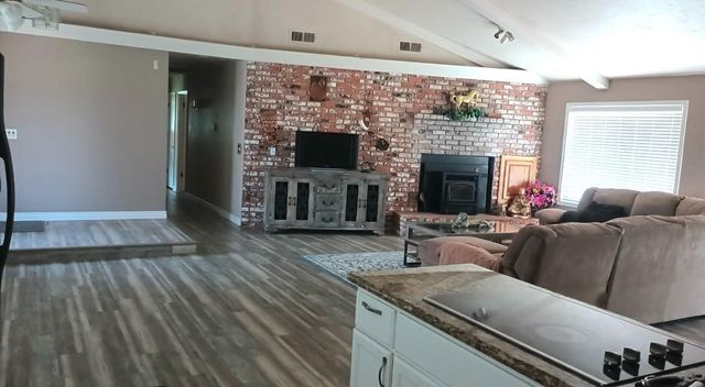 14728 Huntington Road, Madera, CA 93636