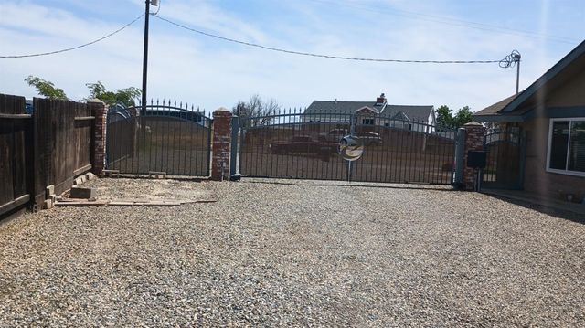 14728 Huntington Road, Madera, CA 93636