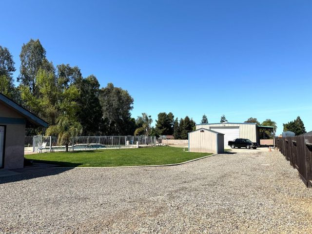 14728 Huntington Road, Madera, CA 93636