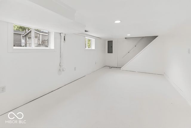 305 N 20th, Beech Grove, IN 46107
