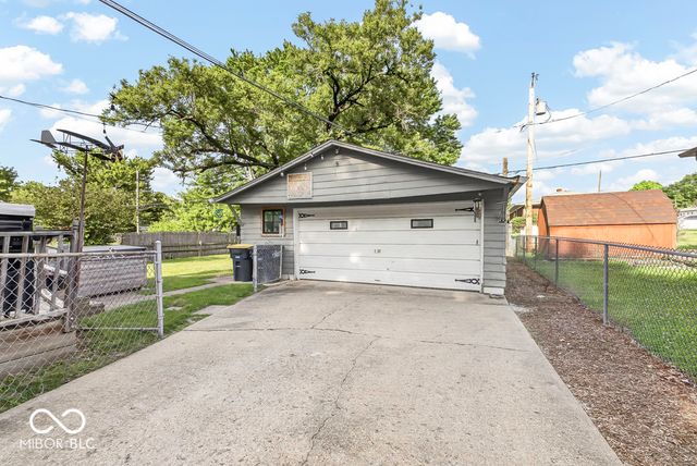 305 N 20th, Beech Grove, IN 46107