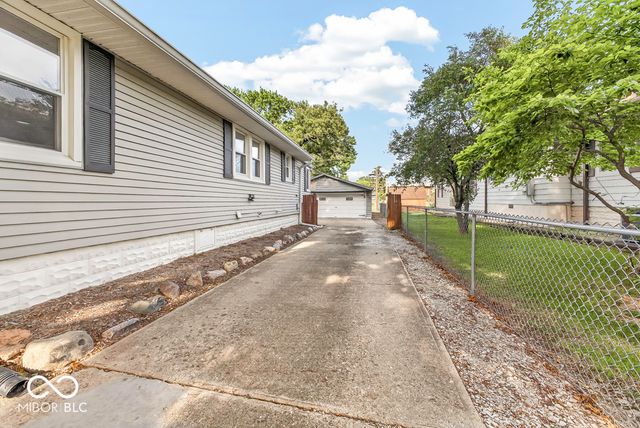 305 N 20th, Beech Grove, IN 46107