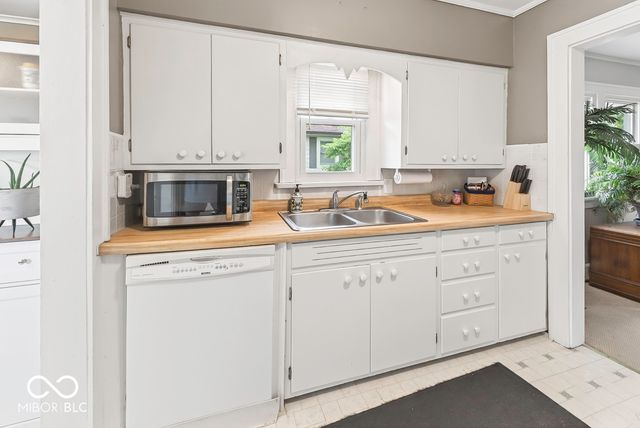 305 N 20th, Beech Grove, IN 46107