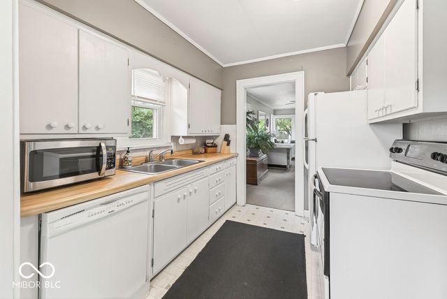 305 N 20th, Beech Grove, IN 46107