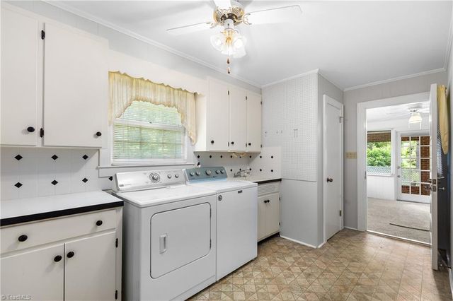 300 E Lee Avenue, Yadkinville, NC 27055