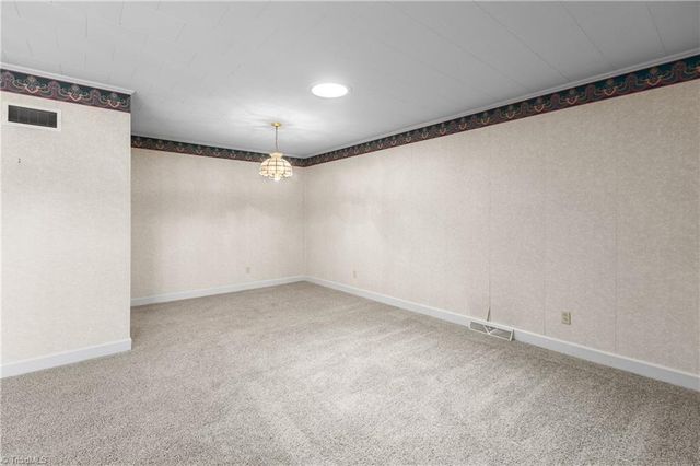 300 E Lee Avenue, Yadkinville, NC 27055