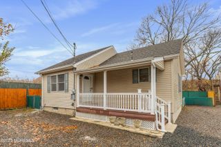 33 Kearney Road, Sayreville, NJ 08879
