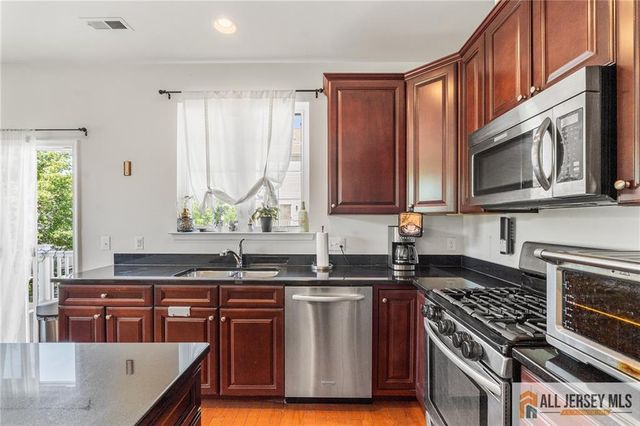 2105 Ethan Lane 2105, Highland Park, NJ 08904