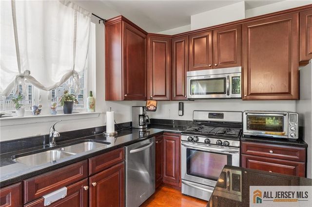 2105 Ethan Lane 2105, Highland Park, NJ 08904