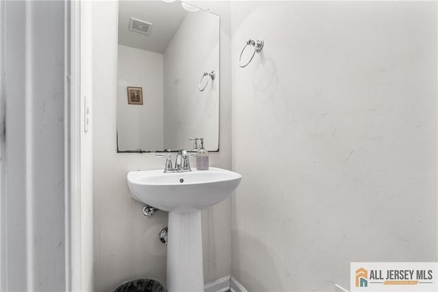 2105 Ethan Lane 2105, Highland Park, NJ 08904