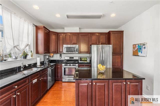 2105 Ethan Lane 2105, Highland Park, NJ 08904