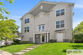 2105 Ethan Lane 2105, Highland Park, NJ 08904