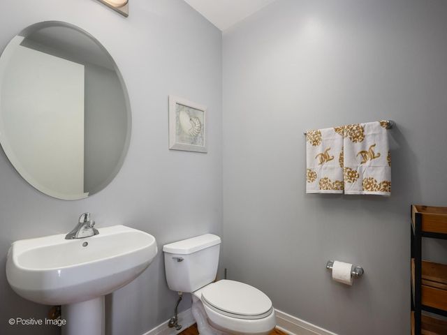 770 W GLADYS Avenue 706, Chicago, IL 60661