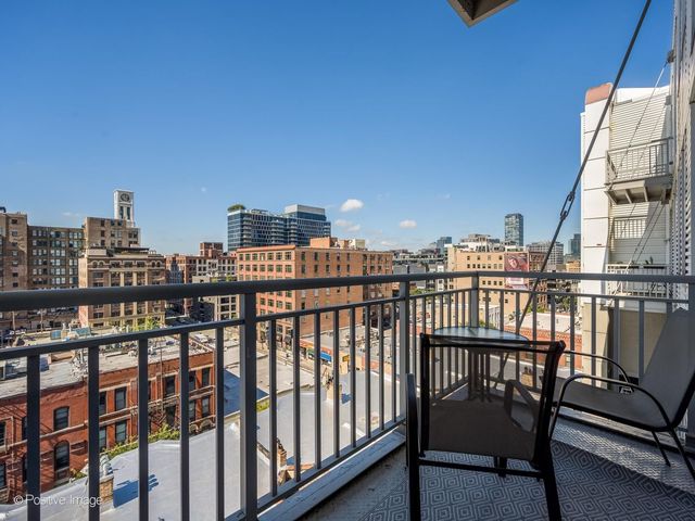 770 W GLADYS Avenue 706, Chicago, IL 60661