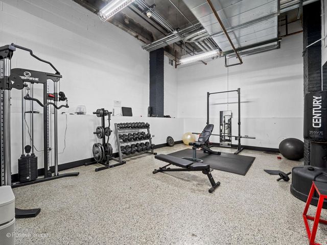 770 W GLADYS Avenue 706, Chicago, IL 60661