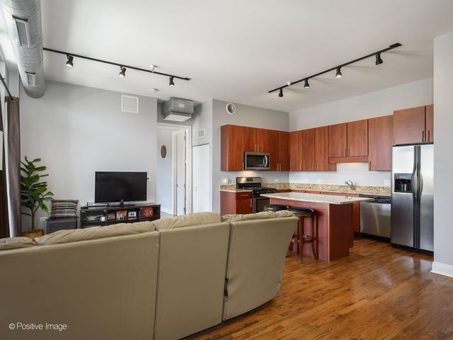 770 W GLADYS Avenue 706, Chicago, IL 60661