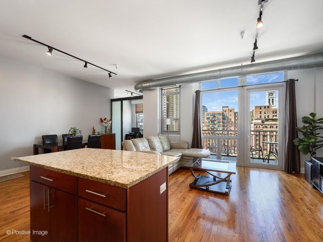 770 W GLADYS Avenue 706, Chicago, IL 60661
