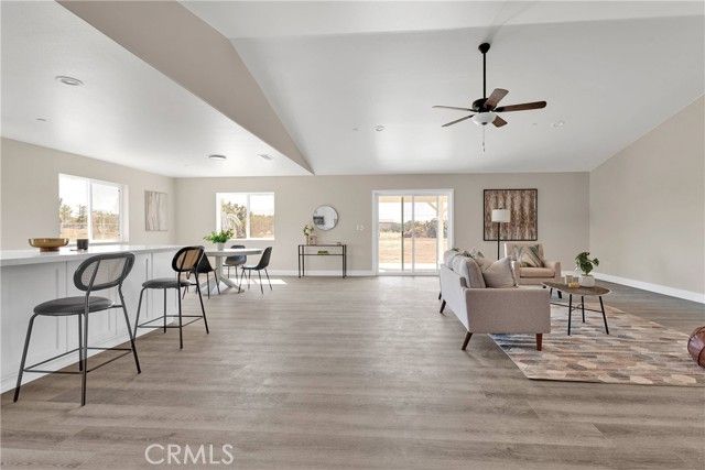 8698 Oakwood Avenue, Hesperia, CA 92345