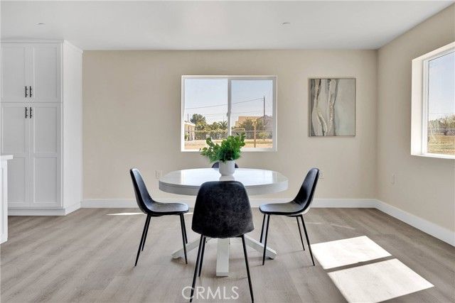 8698 Oakwood Avenue, Hesperia, CA 92345