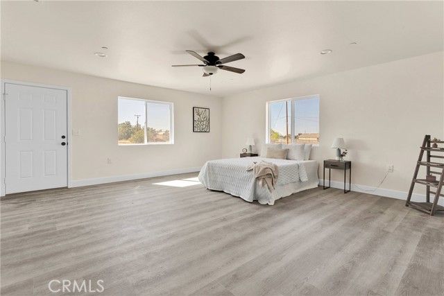 8698 Oakwood Avenue, Hesperia, CA 92345