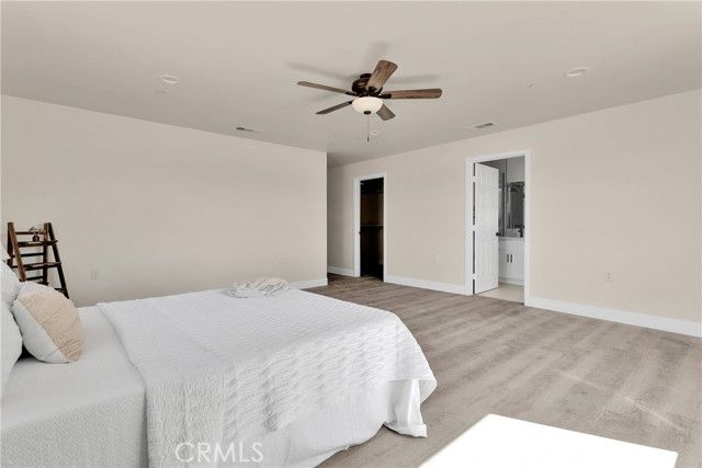 8698 Oakwood Avenue, Hesperia, CA 92345