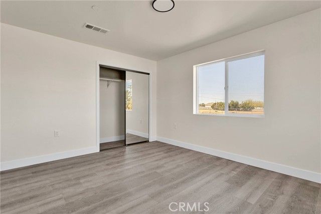 8698 Oakwood Avenue, Hesperia, CA 92345