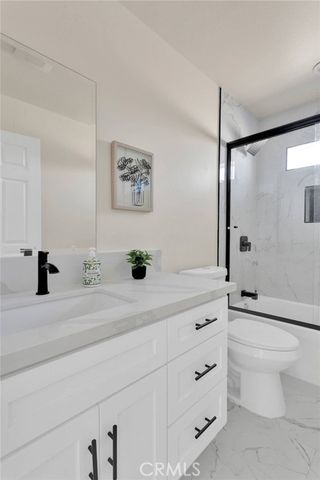 8698 Oakwood Avenue, Hesperia, CA 92345