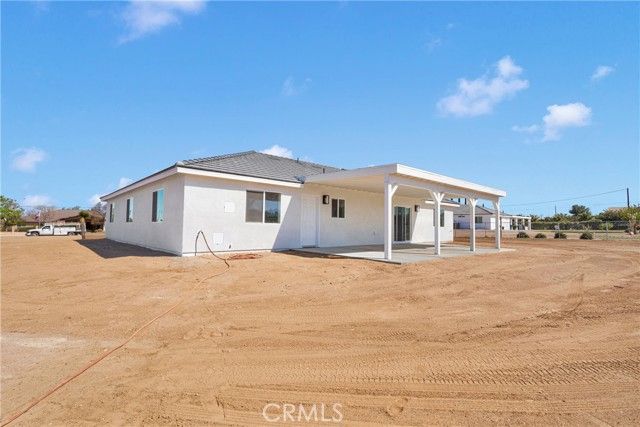 8698 Oakwood Avenue, Hesperia, CA 92345