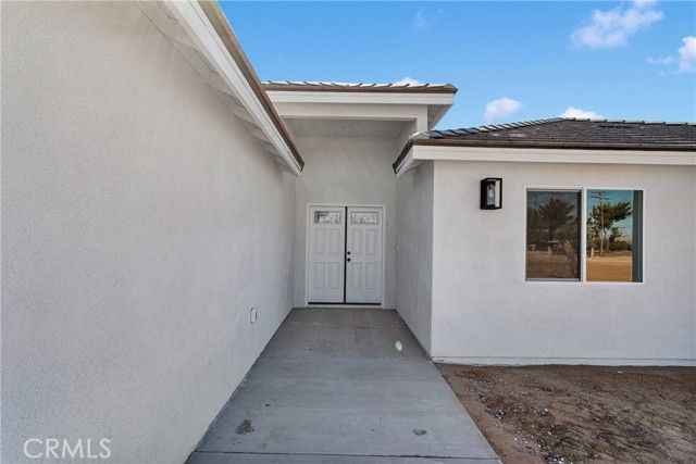 8698 Oakwood Avenue, Hesperia, CA 92345