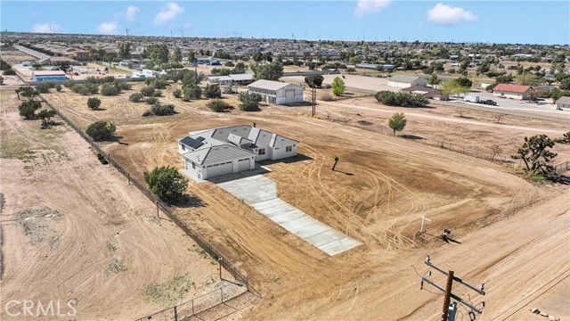 8698 Oakwood Avenue, Hesperia, CA 92345