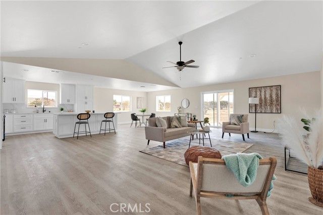 8698 Oakwood Avenue, Hesperia, CA 92345